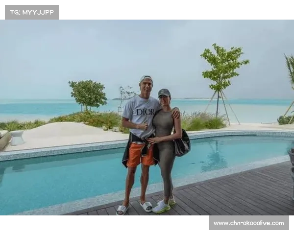 C罗与未婚妻白宫赴宴，称愿履行激励新一代职责